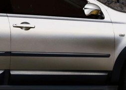 Молдинги дверей JJ10 черные KE760EY020 Nissan