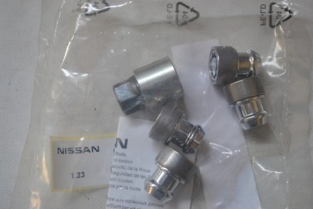 KE40989951 Nissan Гайки-секретки  J10, T31, R35, R51,D40,F15,Z51,T32, T33