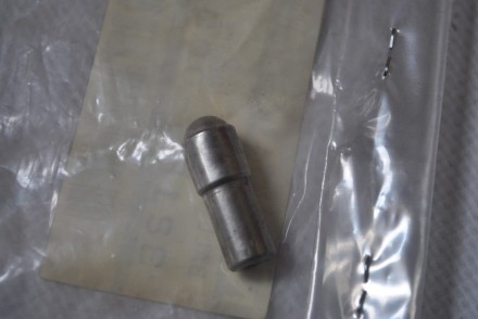 3218600QAA Nissan Стопор  вилки  МКПП