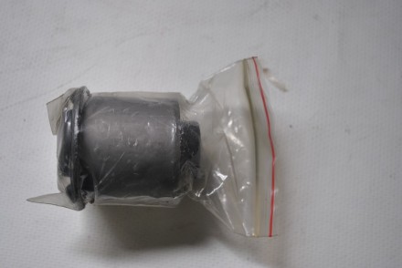 J40545 Yamato Сайлентблок рычага