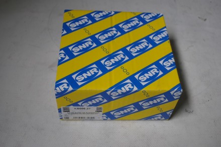 KB66827 SNR Подушка опорна з підшипником в зборі права