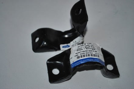 1810745 Ford Зажим втулки стабілізатору Transit 2014-