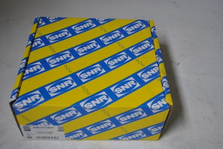 KBLF41801 SNR Подушка опорна передня права