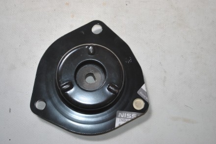 54320AV600 Nissan Подушка  передней  стойки