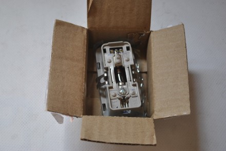 264654EA0A Nissan Ліхтар підсвітки салону задній лівий