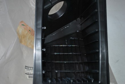 1652695F0A Nissan Корпус повітряного фільтра