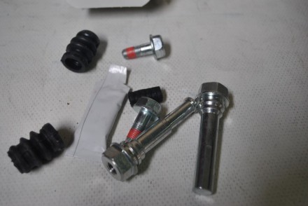 410199 ERT Комплект направляючих супорта