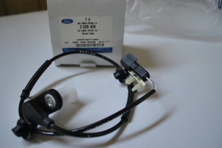 2028435 Ford Задній правий датчик ABS