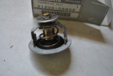 2120005D02 Nissan Термостат