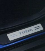 769B0EM00A Nissan Накладка на порог (C11) 769B2EM00A Nissan