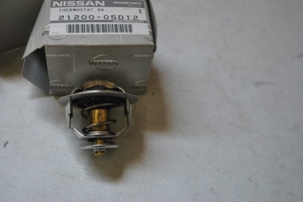 2120005D12 Nissan Термостат