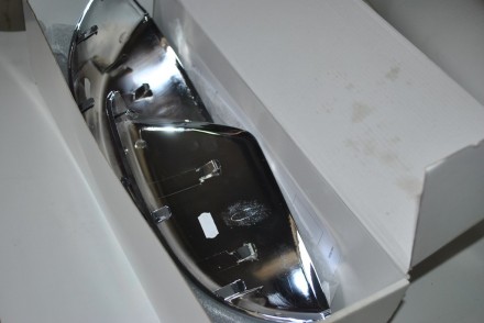 KE9604M000 Nissan Накладки на дзеркала хромовані B17R