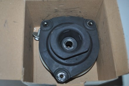 KB65545 SNR Опора амортизатора переднього