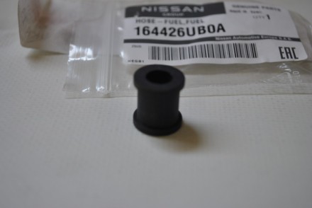 164426UB0A Nissan Втулка паливопровода