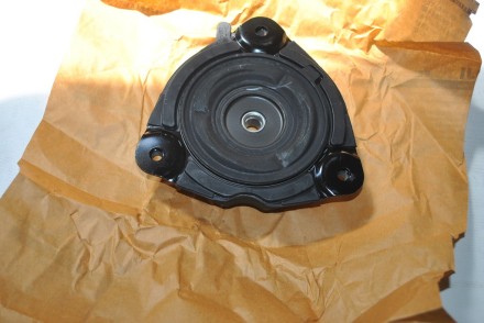 54320JP00B Nissan Подушка опорна переднього амортизатора