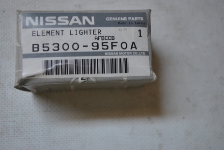 B530095F0A Nissan Прикуриватель