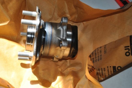 432024CE0A Nissan Маточина з підшипником в зб. задня 2WD