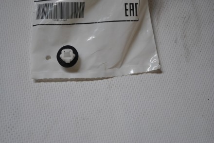 76882JG10A Nissan Кліпса кріпильна 76882JG10A Nissan