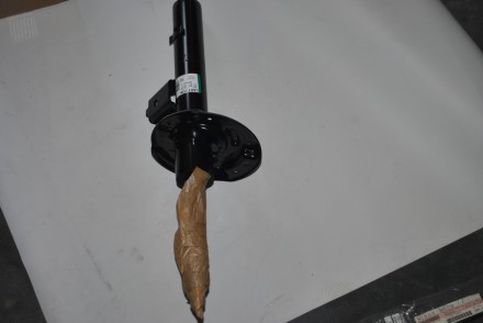 E43036UA3A Nissan Амортизатор передній лівий