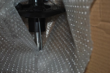 E43024FA0A Nissan Амортизатор передній правий