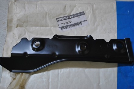 91319JD05A Nissan Кронштейн  рамки  люка