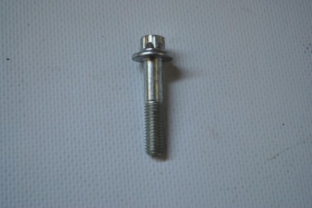 1311184 Ford Болт M8X40MM