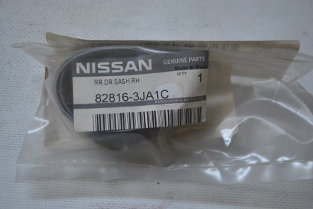 828163JA1C Nissan Наклейка дверной стойки
