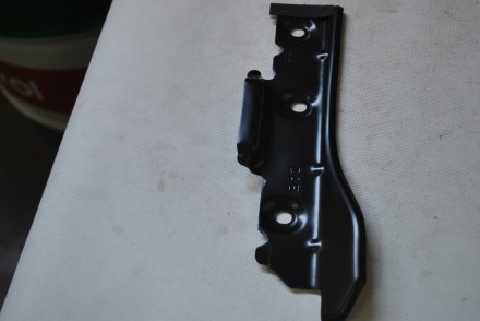 91318JD05A Nissan Кронштейн  рамки  люка