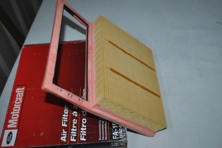 DG9Z9601A MOTORCRAFT Фільтр повітряний &quot;Fusion 2.0L 2014-&quot;