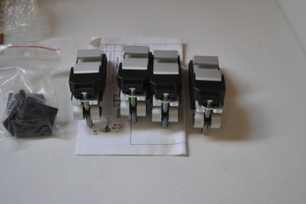 KE738EB000 Nissan Кріпления для поперечин