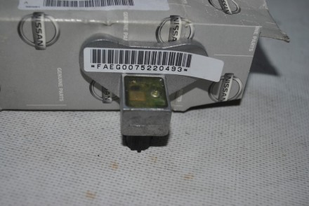 K8830EG000 Nissan Сенсор  AIR BAG  боковой