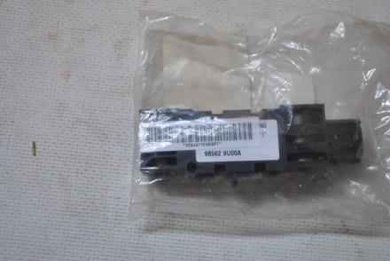 985829U00A Nissan Датчик удара