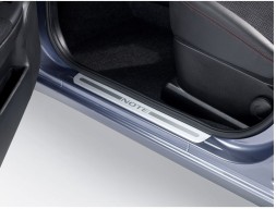 Накладки   порогов KE9679U501 Nissan