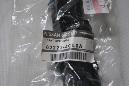 622234CL0A Nissan Кронштейн бампера переднього лівий 622234CL0A Nissan