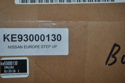KE93000130 Nissan Підніжка на колесо
