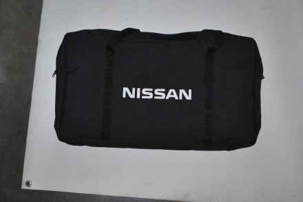 KE93000130 Nissan Підніжка на колесо