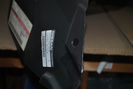 76748BC41A Nissan Підкрилок з/п