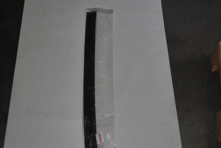 808384EA0A Nissan Ущільнювач двері нижній п/п