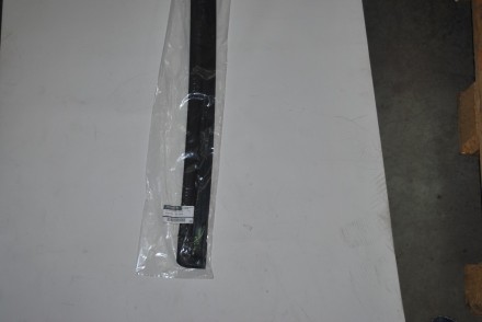 808394EA0A Nissan Ущільнювач двері нижній п/л