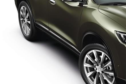 KE7604C500 Nissan Бічні молдинги порогів дверей T32 хром KE7604C500 Nissan