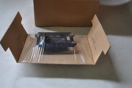 284376UM2A Nissan Датчик дистанції