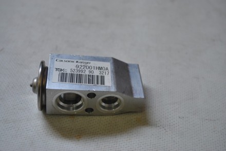 922001HM0A Nissan Клапан системи кондиціонування