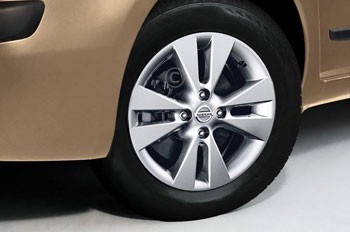 D0300BH00A Nissan Стоковый 15&quot; диск Sakai (E11)