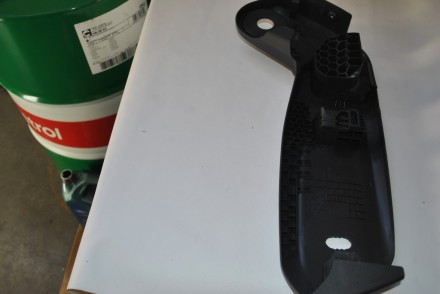 1914556 Ford Накладка бокова переднього сидіння права &quot; Ranger 2015-&quot;