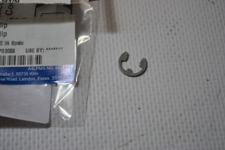 1388821 Ford Зажим