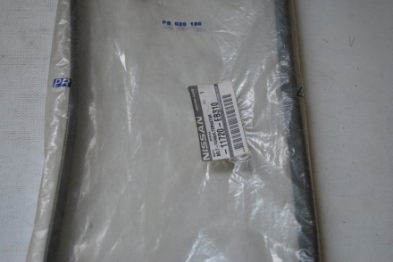 11720EB310 Nissan Ремінь поліклиновий 7PK1272