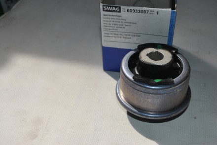 60933087 SWAG Сайлентблок важеля