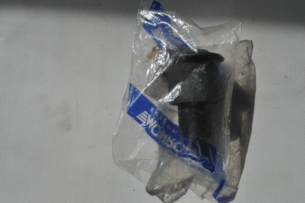 l14805 Monroe Сайлентблок переднього важеля