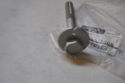 545807S00B Nissan Болт розвальний