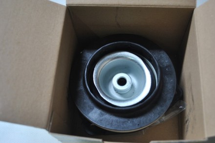 kb65546 SNR Опора амортизатора переднього